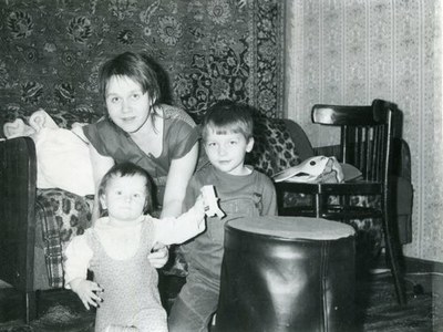 Галина Артеменко с сыновьями, 1989 