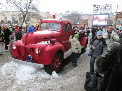 красный_грузовик.JPG