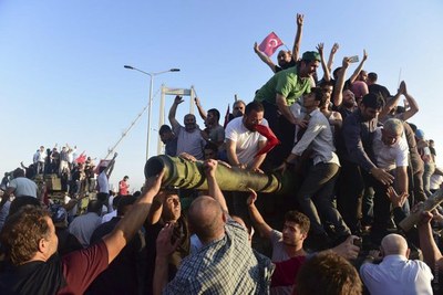 Мятеж против Эрдогана: погибших – сотни, репрессированных - тысячи