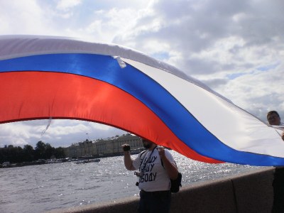 Акция "Солидарности" в День российского флага